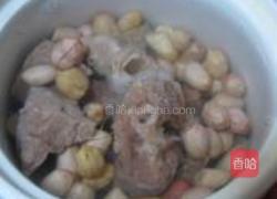 南昌花生猪肺汤的做法图解2