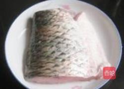 蒜味剁椒蒸青鱼的做法图解1