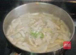平菇萝卜汤的做法图解6