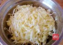 包菜鸡蛋饼的做法图解2