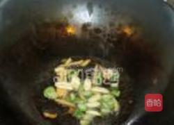 西红柿青椒炒包菜的做法图解4