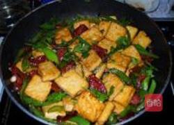 腊肠烧豆腐的做法图解11