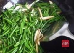 鸡蛋香干炒香葶的做法图解6