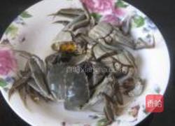 河蟹毛豆汤的做法图解2