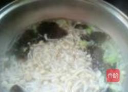 木耳烩金针菇的做法图解7