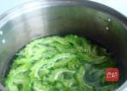 苦瓜炒腊猪耳朵的做法图解5