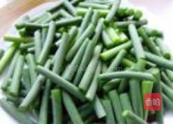 蒜薹炒肉的做法图解1