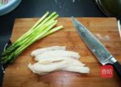 上汤竹荪扒芦笋的做法图解1