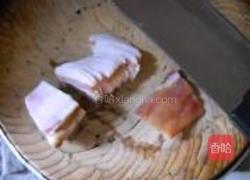 腊肉包菜炖薯粉的做法图解1