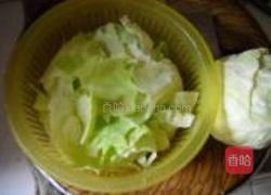 腊肉包菜炖薯粉的做法图解2