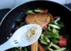 蒜苗香煎肉的做法图解14