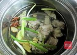 杏鲍菇萝卜排骨煲的做法图解5