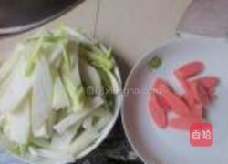 芥蓝炒香肠的做法图解1