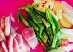 土豆豆角烧香菇的做法图解2