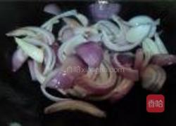 洋葱炒猪心的做法图解3