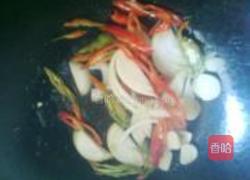 包菜炒肉片的做法图解3