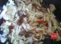 包菜炒肉片的做法图解5