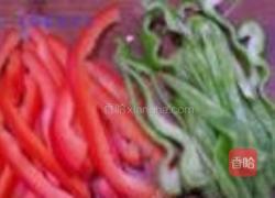 青椒茭白炒鱼柳的做法图解5