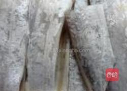 茼蒿炖带鱼的做法图解1