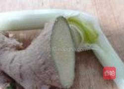 茼蒿炖带鱼的做法图解2