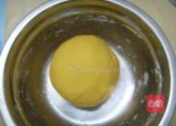 南瓜蜜枣包的做法图解3