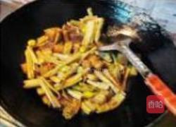 五花肉白果腐竹褒的做法图解8