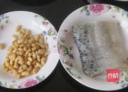 咸鲈鱼烧黄豆的做法图解1