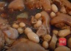 花生黄豆炖猪蹄的做法图解5