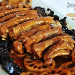 莲藕烧排骨的做法[图]