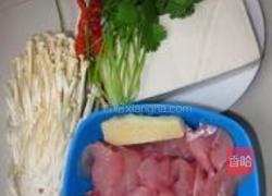豆腐金针菇焖鱼片的做法图解1