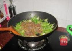 黑椒牛肉炒芹菜的做法图解9