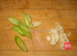 蒜香荷兰豆的做法图解2