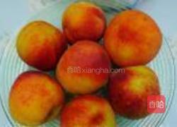自制黄桃罐头的做法图解1