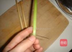 辣拌蒜苗丝的做法图解2