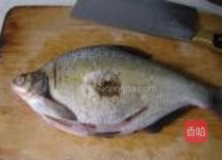 剁椒孔雀开屏鱼的做法图解4