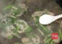 青蒜黑木耳炒藕片的做法图解5