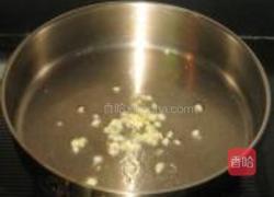 平菇方香肠炒青菜的做法图解2