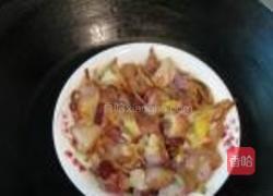 金针菜红枣蒸鸡的做法图解3