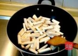 老醋炒菌菇配酸黄瓜生菜的做法图解3