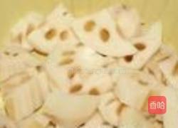 莲藕焖鸡翅根的做法图解1