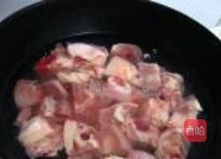 竹笋土豆烧鸡块的做法图解1