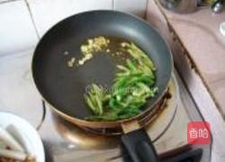 辣椒炒年糕的做法图解3