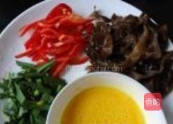 韭菜木耳炒蛋的做法图解2