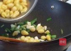 青蒜香菇炒银杏的做法图解4