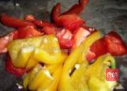 培根彩椒炒蘑菇的做法图解2