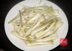 河虾炒荞头的做法图解4