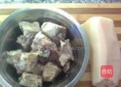 莲藕马蹄红烧排骨的做法图解1