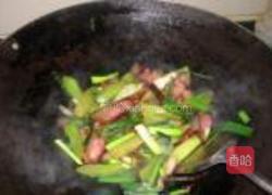 莴苣炒老腊肉的做法图解9