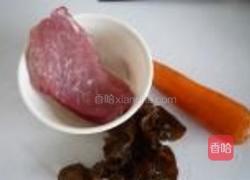 胡萝卜木耳炒肉丝的做法图解1