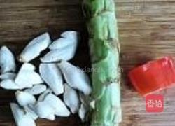 蚝油莴笋炒鸡腿菇的做法图解1